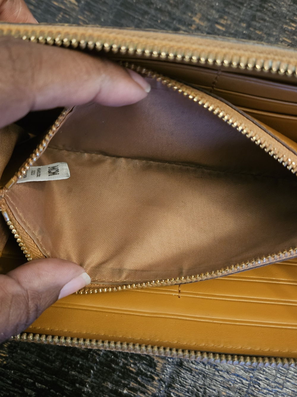 MCM Long Classic Zippy Wallet - Picture 6 of 7